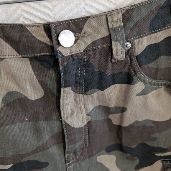 H&M Camo print Army Cargo Mini Skirt Size 8 Cotton - Picture 9 of 11